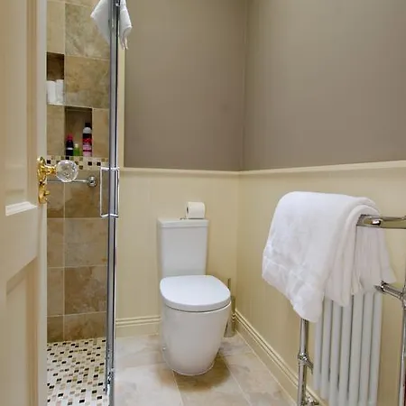 Πανσιόν House