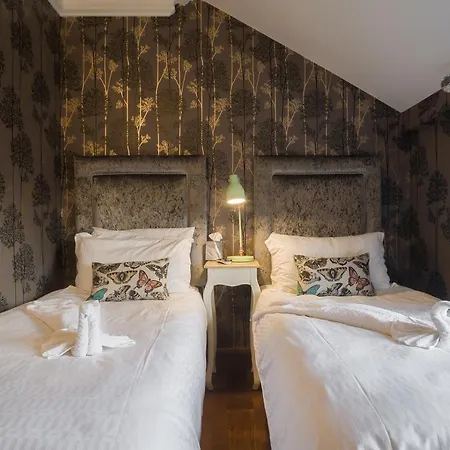 House Πανσιόν 3*